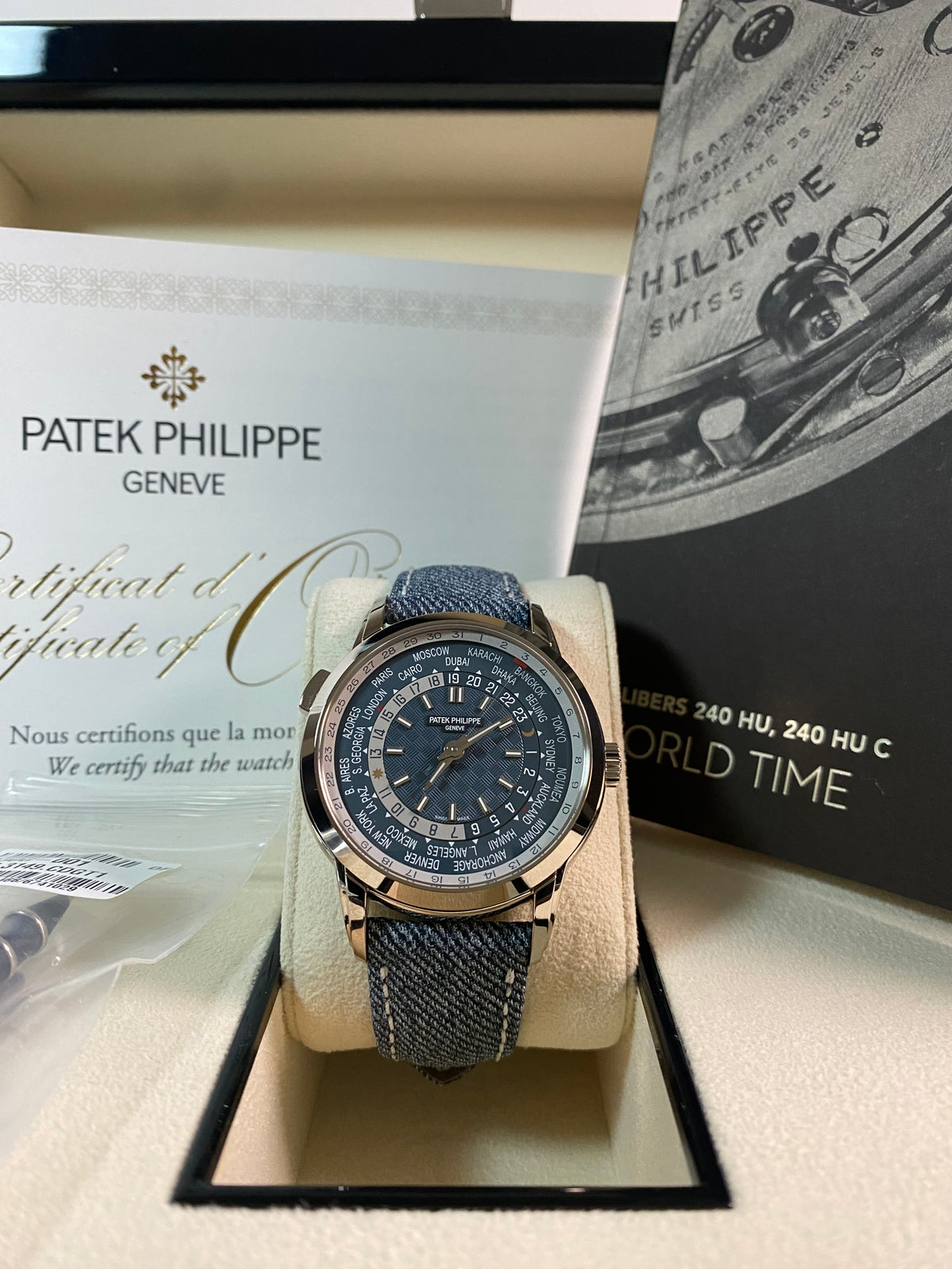 Patek Philippe World Time White Gold - 2024 - Date Complications - Jean Strap - 5330G *FULL SET*