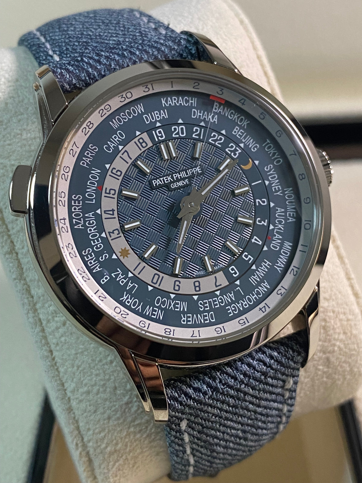 Patek Philippe World Time White Gold - 2024 - Date Complications - Jean Strap - 5330G *FULL SET*
