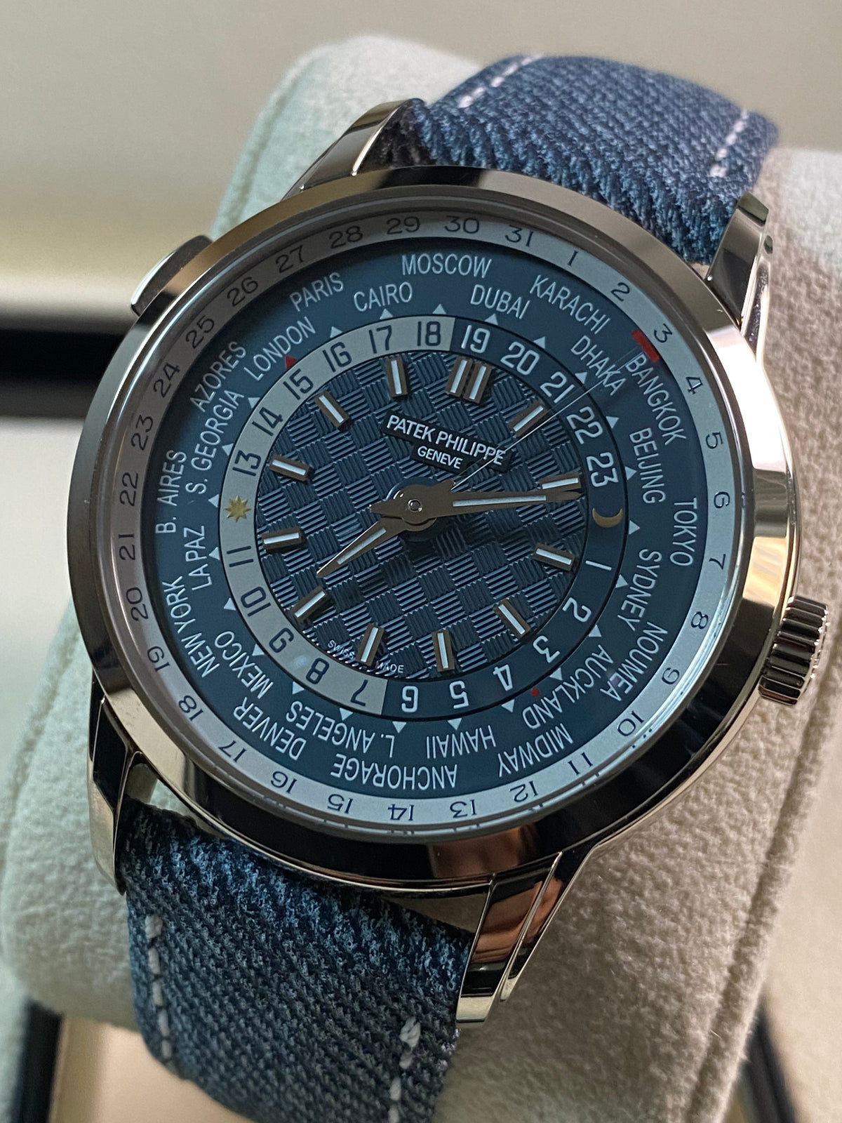 Patek Philippe World Time White Gold - 2024 - Date Complications - Jean Strap - 5330G *FULL SET*