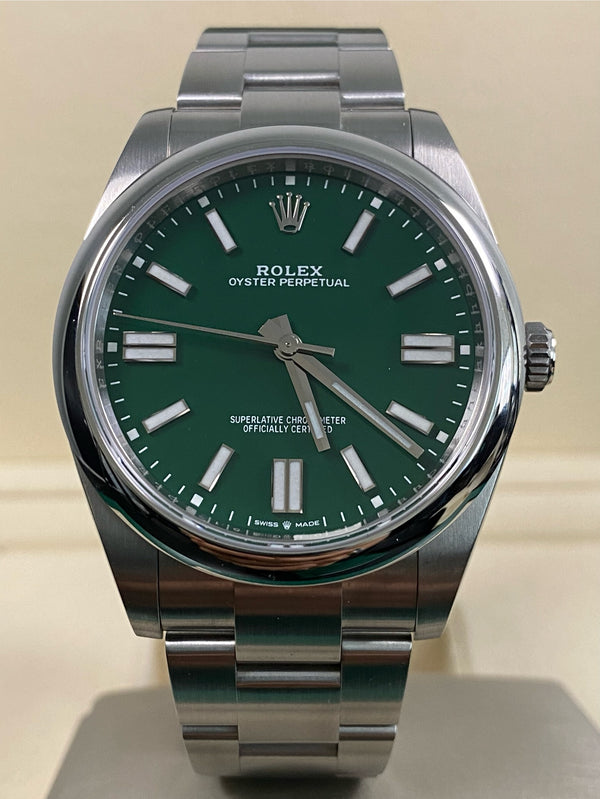 Rolex Oyster Perpetual 41 - 2023 - Domed Bezel - Geen Dial - 124300 *FULL SET*