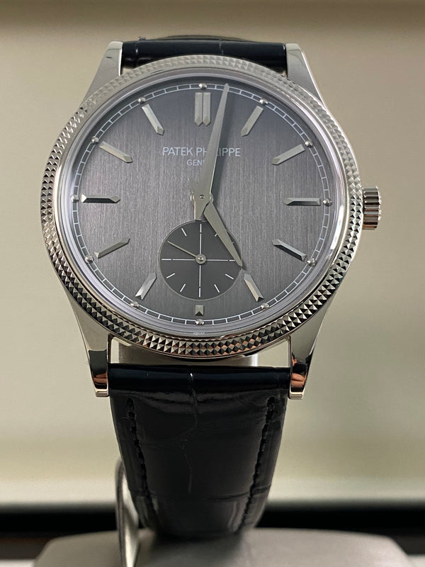 Patek Philippe Calatrava - 2025 - Charcoal Grey Dial - Leather Strap - 6119G *FULL SET*