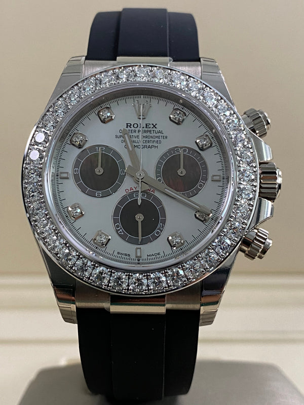 Rolex White Gold Cosmograph Daytona - 2025 - Diamond-set Bezel - White & Black Mother-of Pearl Diamond Dial - 126589RBR *FULL STICKERS*