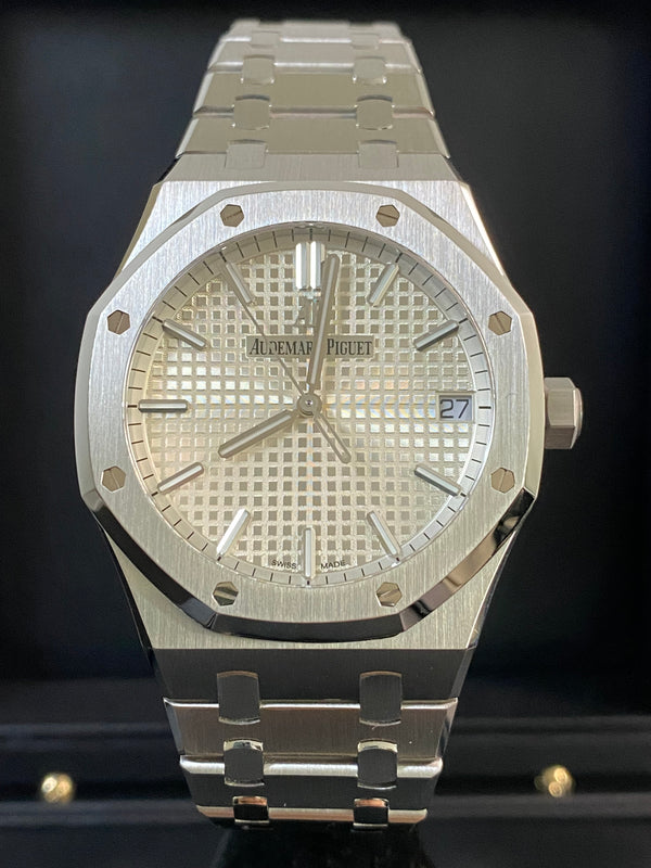 Audemars Piguet Royal Oak Steel - White Dial - 15500ST *FULL SET*