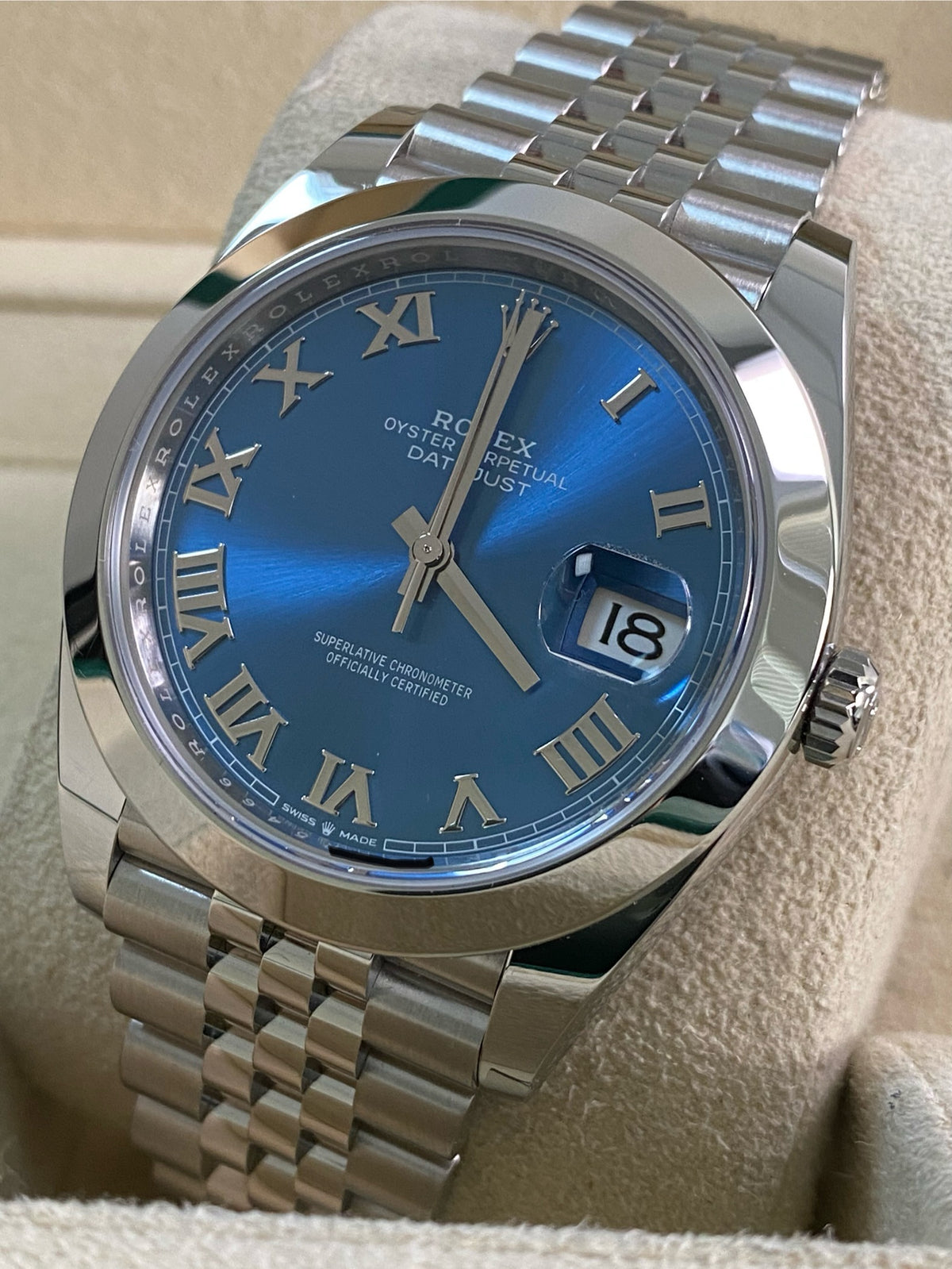 Rolex Steel Datejust 41 - 2025 - Smooth Bezel -Azzurro Blue Roman Dial - Jubilee Bracelet - 126300 *FULL SET*