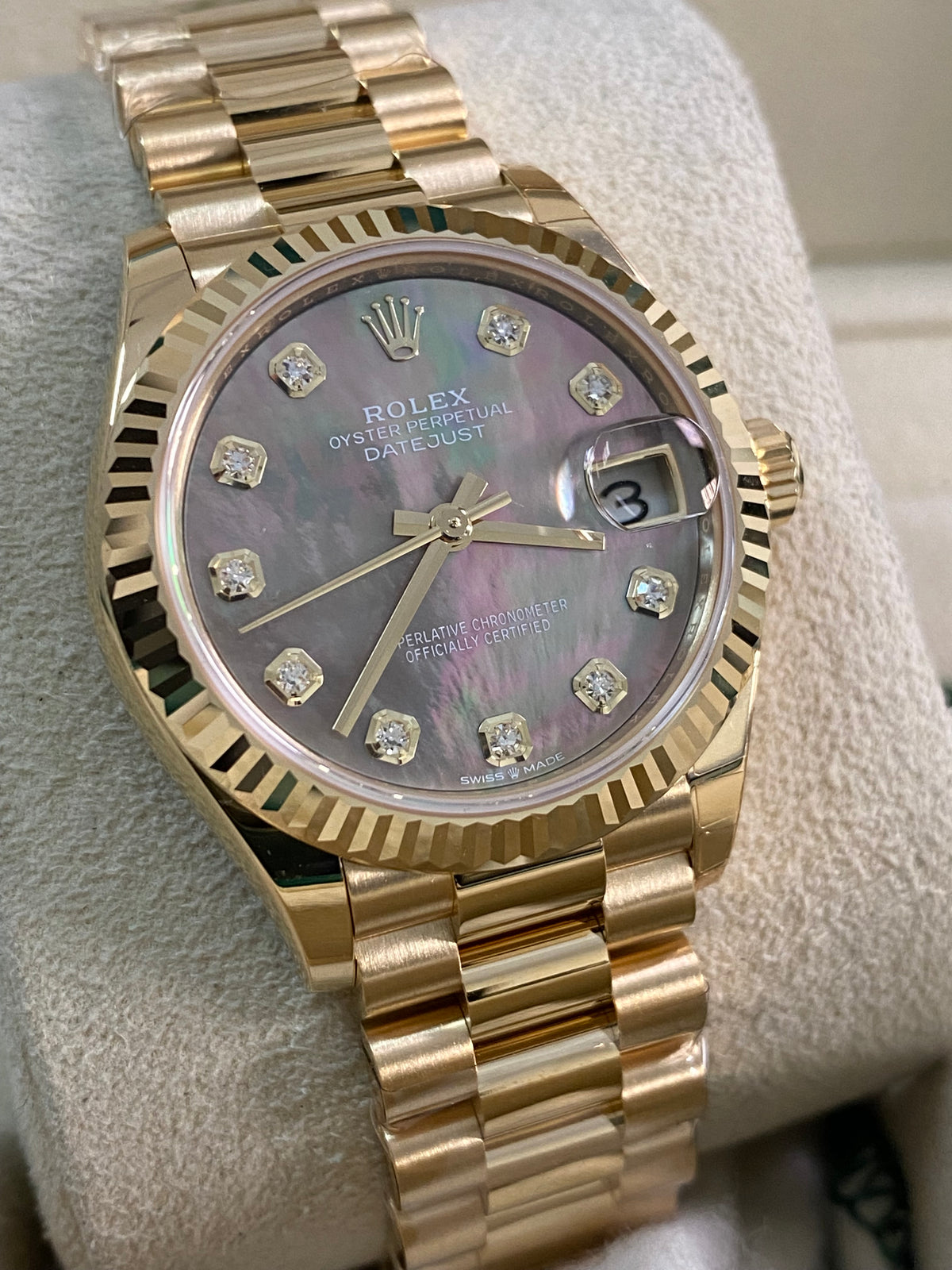 Rolex Yellow Gold Datejust 31 - 2025 - Fluted Bezel - Black Mother-of-Pearl Diamond Dial - President Bracelet - 278278 *FULL SET*