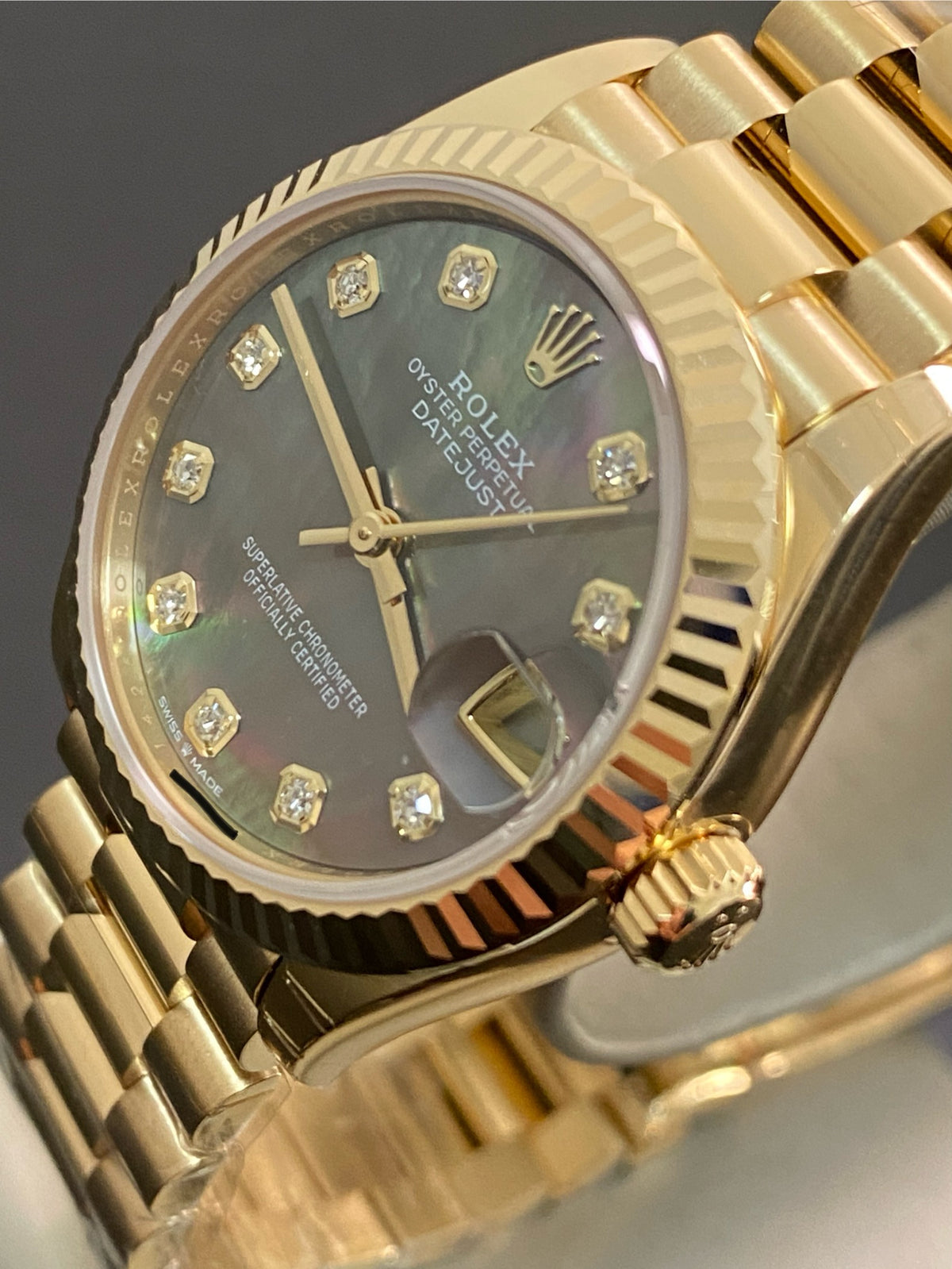 Rolex Yellow Gold Datejust 31 - 2025 - Fluted Bezel - Black Mother-of-Pearl Diamond Dial - President Bracelet - 278278 *FULL SET*