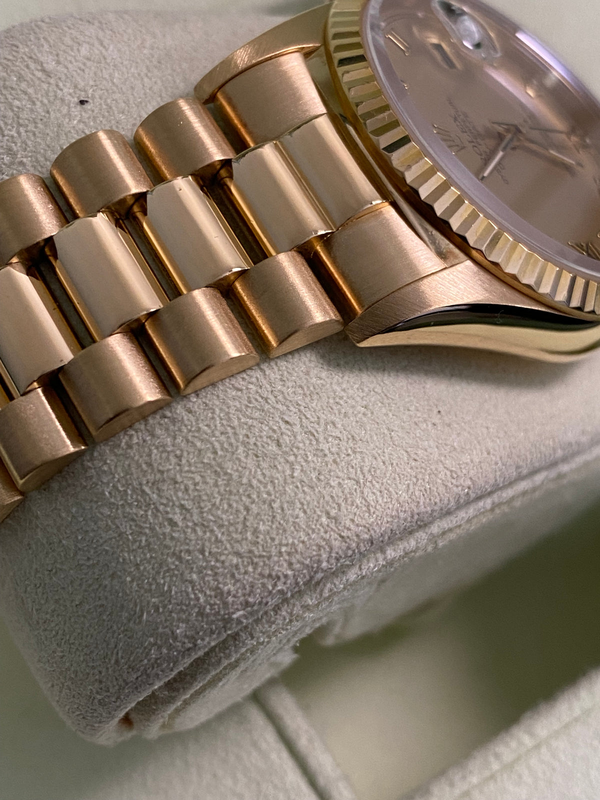 Rolex Yellow Gold Day-Date 36 - W serial - Fluted Bezel - Champagne Roman Dial - President Bracelet - 18238