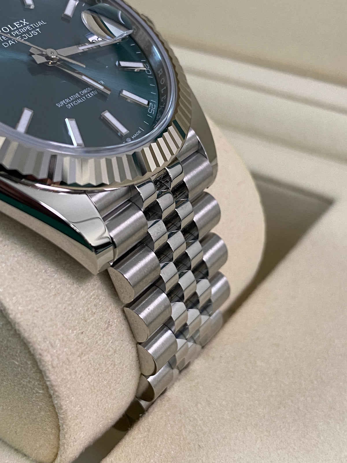 Rolex Steel Datejust 41 - 2025 - Fluted Bezel - Mint Green Dial - Jubilee Bracelet - 126334 *FULL SET*