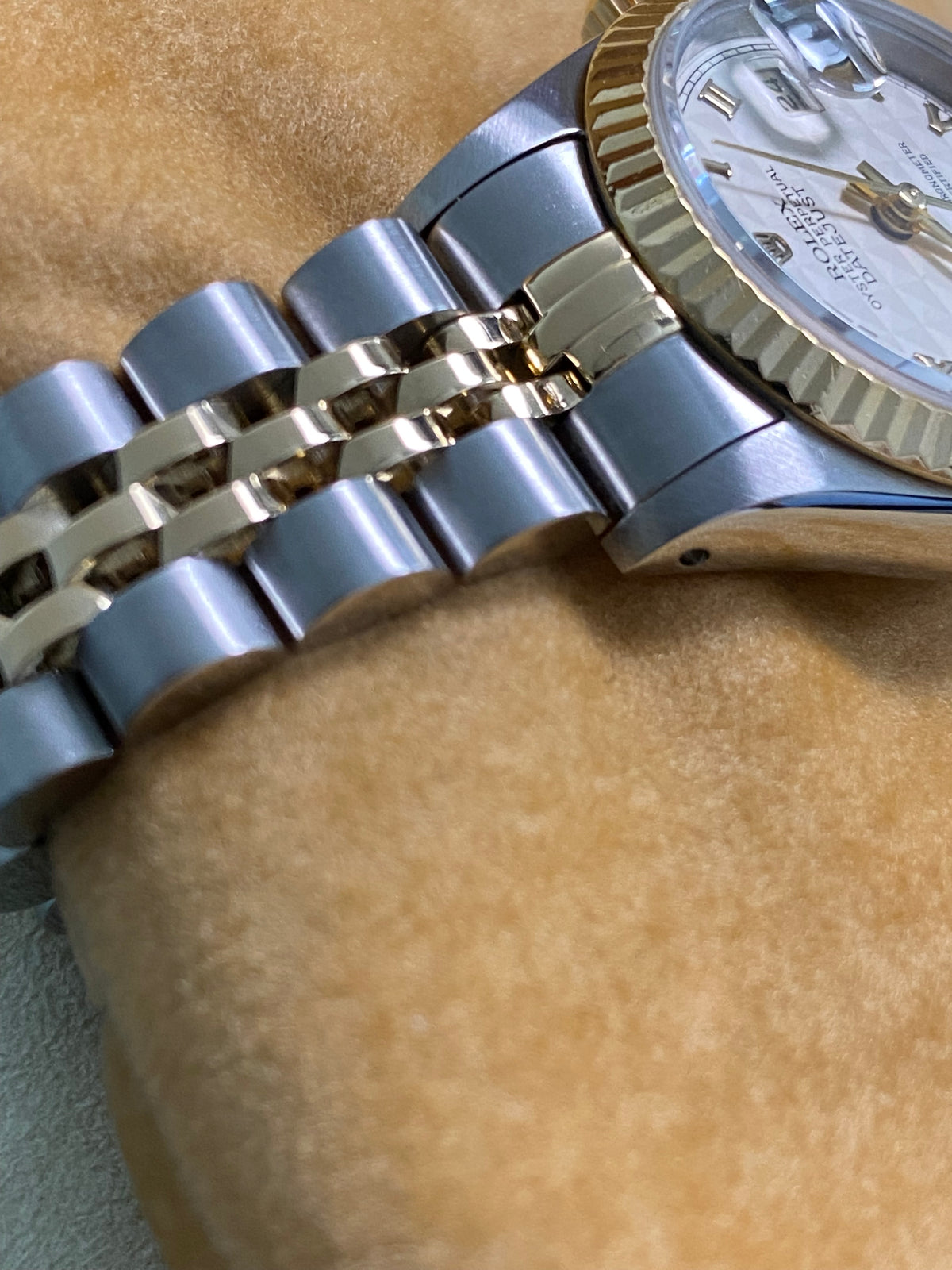 Rolex Steel & Yellow Gold Lady-Datejust - E serial - Fluted Bezel - Ivory Pyramid Roman Dial - Jubilee Bracelet - 69173 *FULL SET*