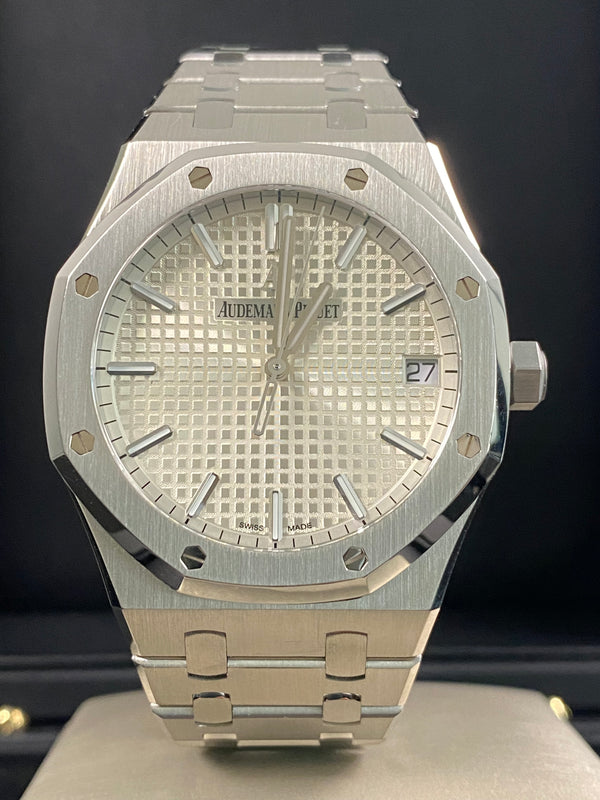 Audemars Piguet Royal Oak - Silver/White Dial - 15500ST *FULL SET*