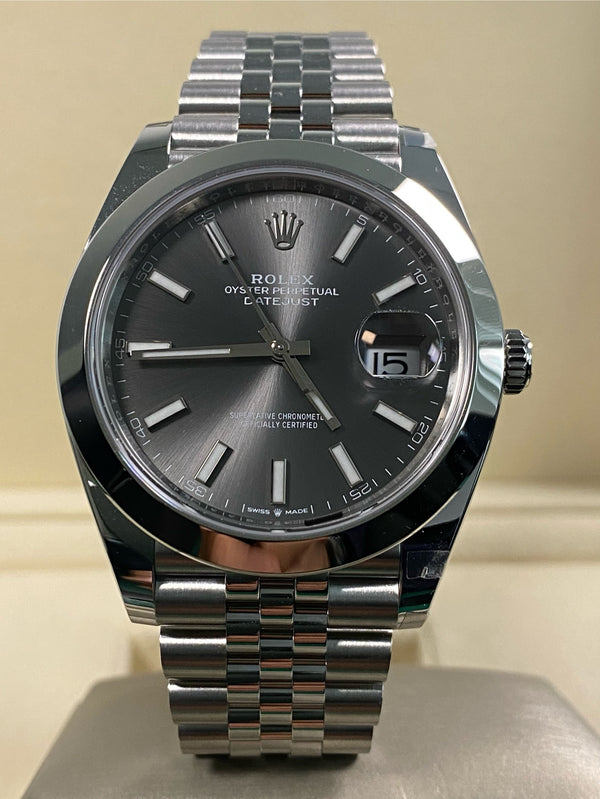 Rolex Datejust 41 - 2025- Smooth Bezel -Rhodium Dial - Jubilee Bracelet - 126300 *FULL SET*