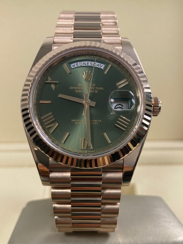 Rolex Day-Date 40 - 2025 - Olive Green Dial - President Bracelet - 228235 *FULL SET*