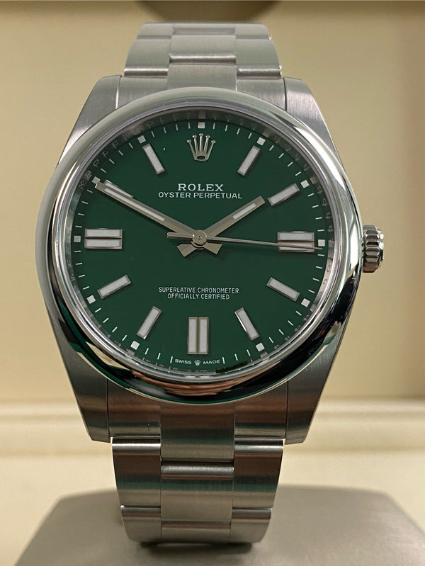 Rolex Oyster Perpetual 41 - 2024 - Green Dial - 124300 *FULL STICKERS*