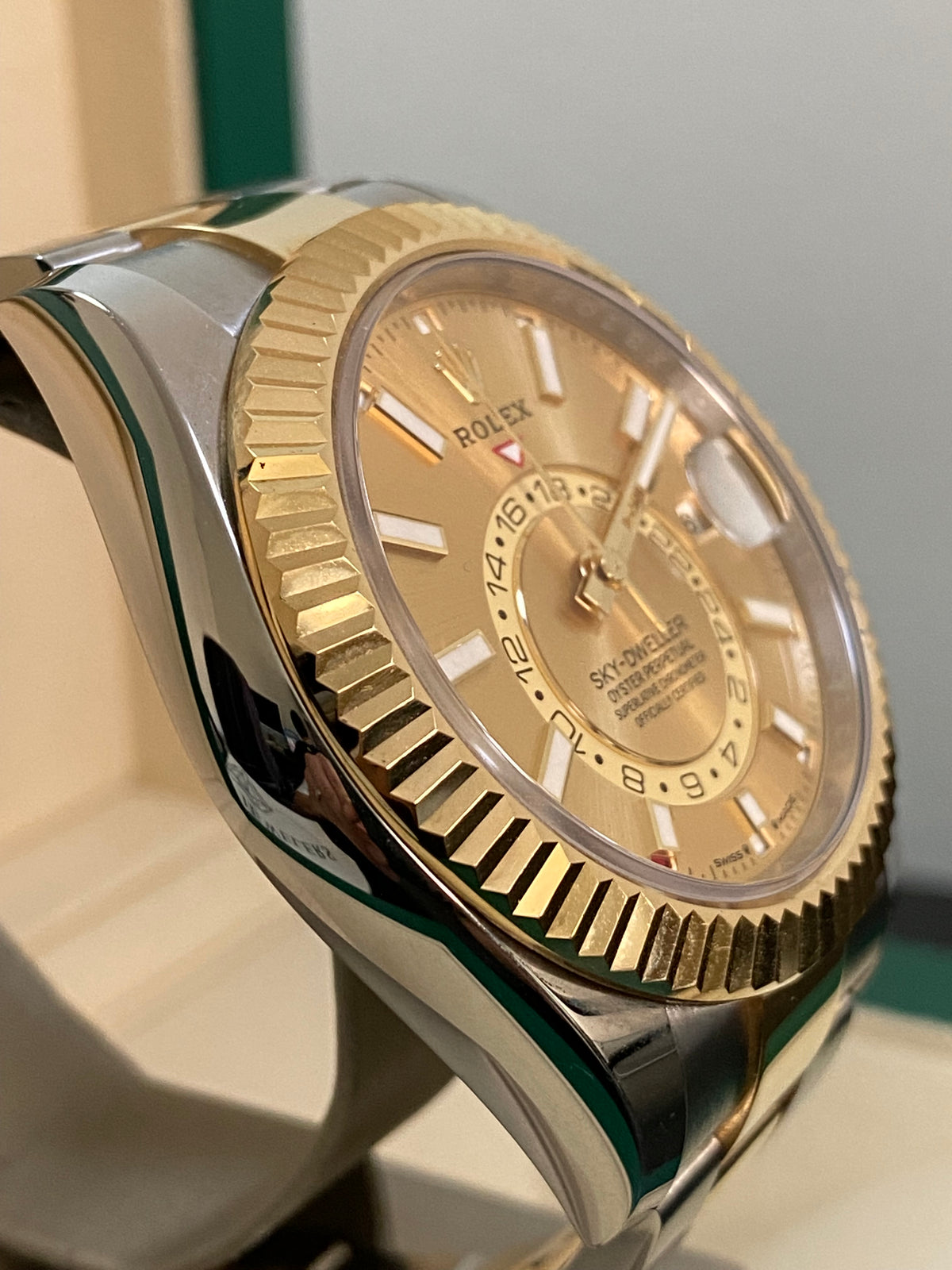 Rolex Yellow Rolesor Sky-Dweller - 2023 - Champagne Index Dial - Oyster Bracelet - 336933