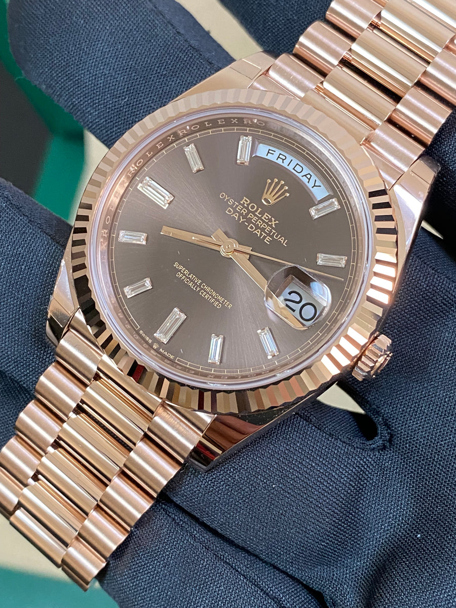 Rolex Everose Gold Day-Date 40 - 2023 - Fluted Bezel - Chocolate Baguette Diamond Dial - President Bracelet - 228235