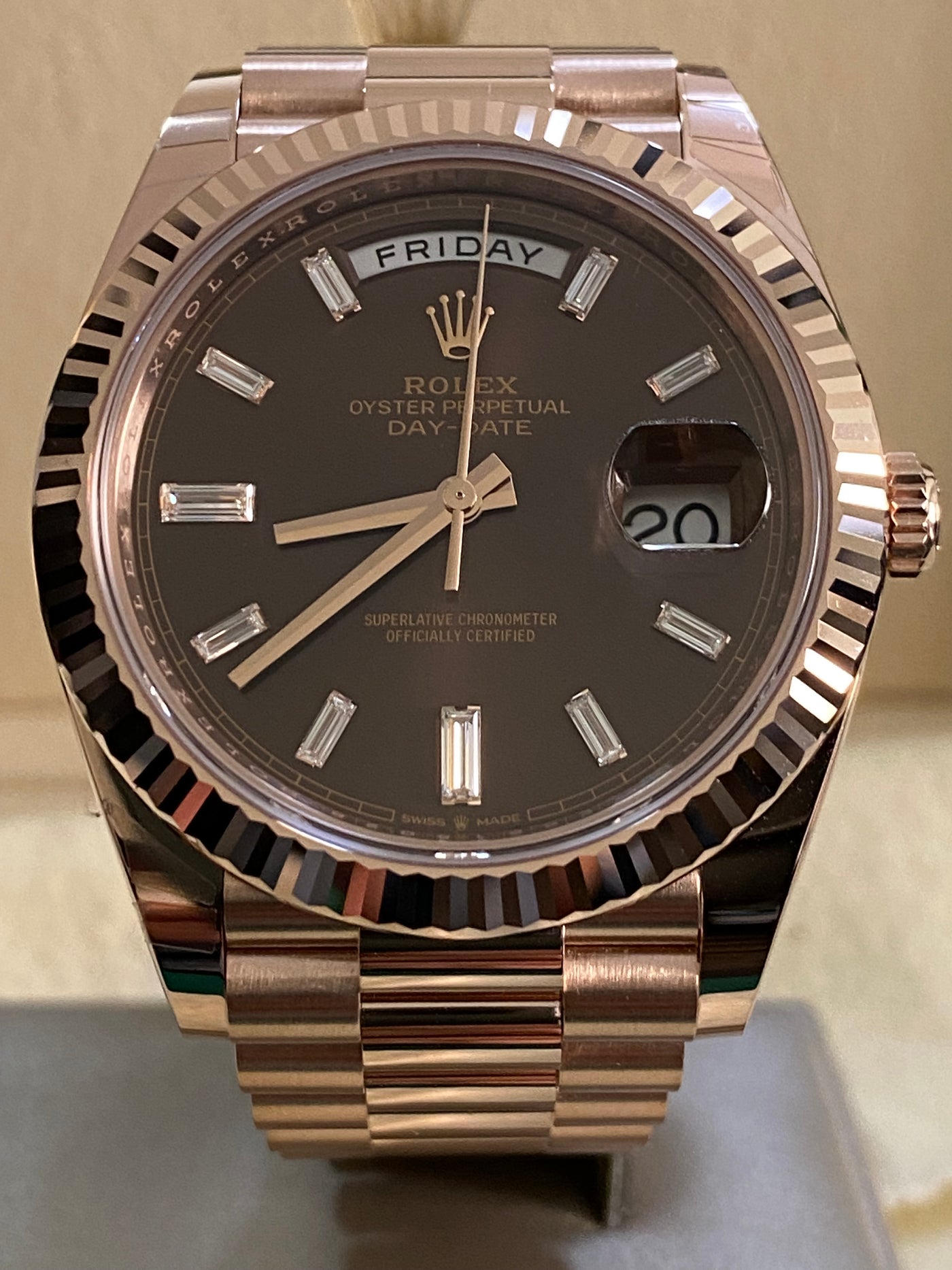 Rolex Everose Gold Day Date 40 2023 Fluted Bezel Chocolate Bague Time of Swiss INC