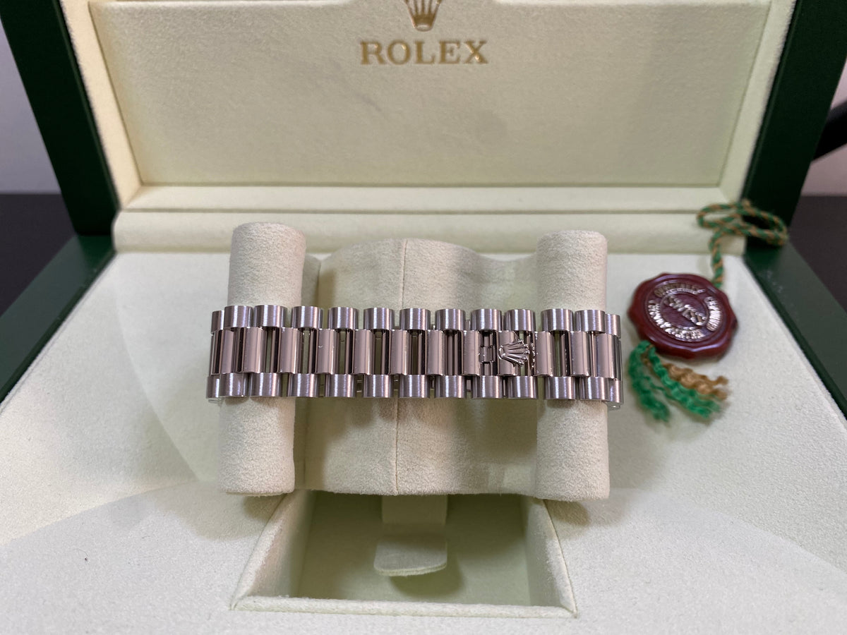 Rolex Platinum Day-Date 36 - K serial - Domed Bezel - Ice Blue Roman Dial - President Bracelet - 118206