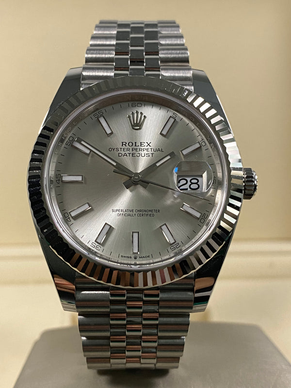 Rolex Datejust 41 - 2025 - Silver Index Dial - 126334 *FULL SET*