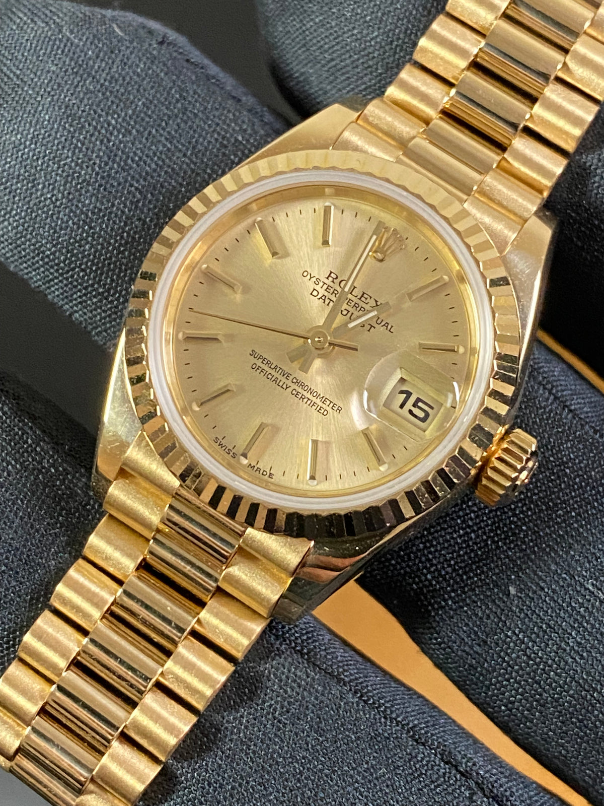 Rolex Yellow Gold Lady-Datejust 26 - L Serial - Fluted Bezel - Champagne Index Dial - President Bracelet - 69178