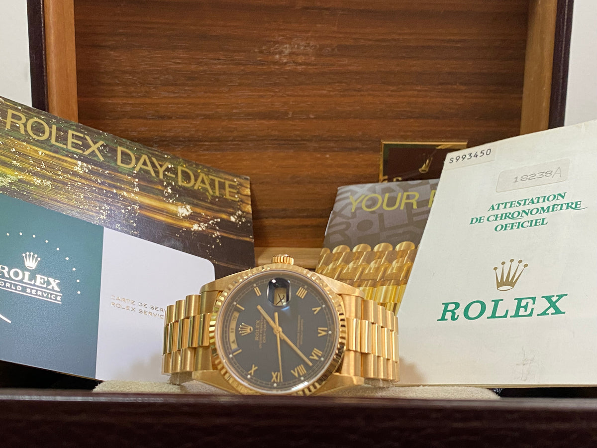 Rolex Yellow Gold Day-Date 36 - 1994 - Fluted Bezel - Blue Roman Dial - Mandarin Date&Date - President Bracelet - 18238