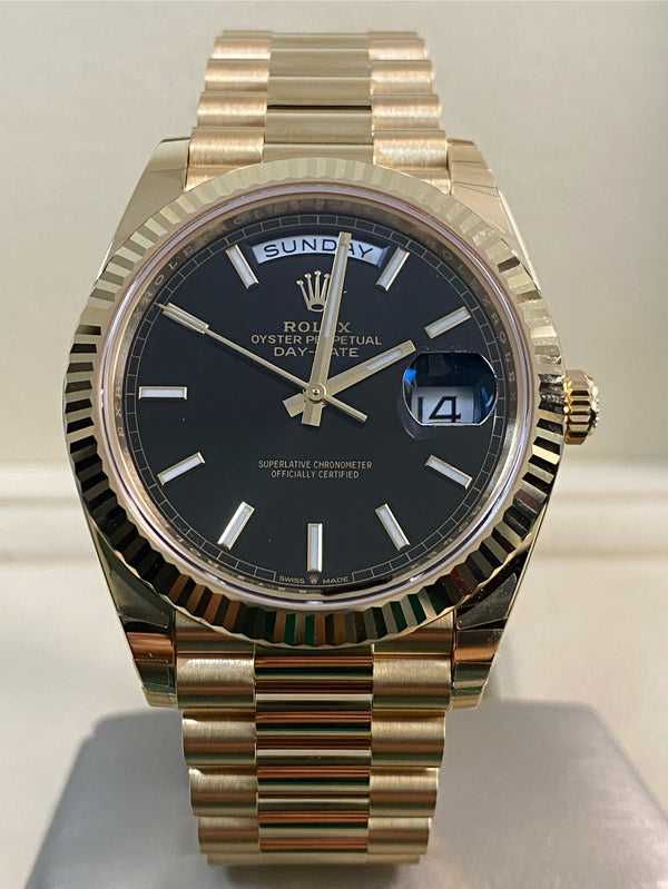 Rolex Yellow Gold Day-Date 40 - 2025 - Fluted Bezel - Black Index Dial - President Bracelet - 228238 *FULL SET*
