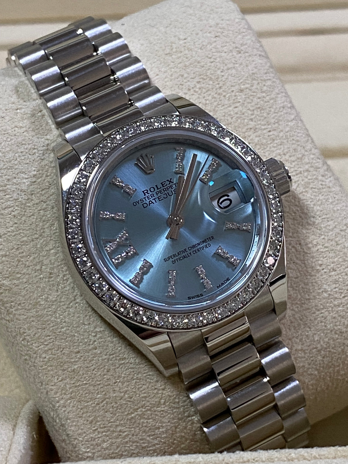 Rolex Platinum Lady-Datejust 28 - 2018 - 44 Diamond Bezel - Ice Blue Diamond Dial - President Bracelet - 279136RBR