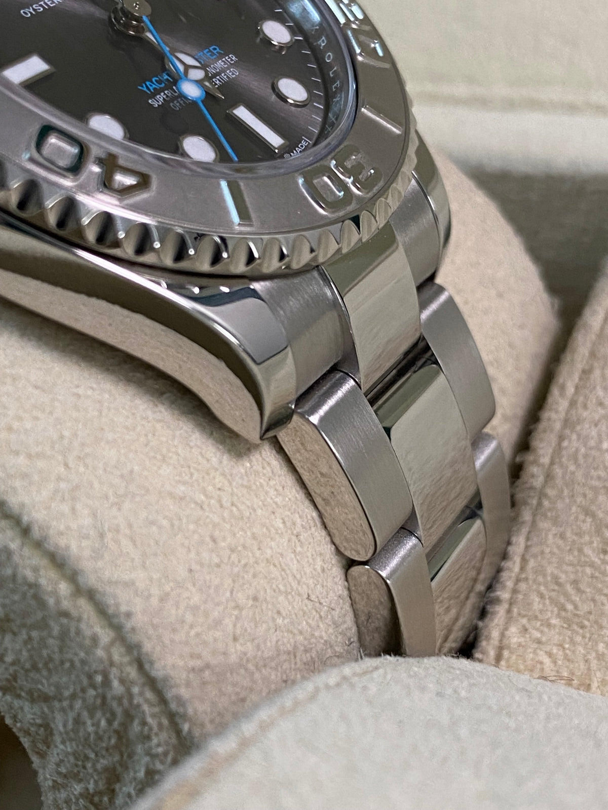Rolex Steel and Platinum Rolesium Yacht-Master 37 - 2024 - Dark Rhodium Dial - 268622 *FULL SET*